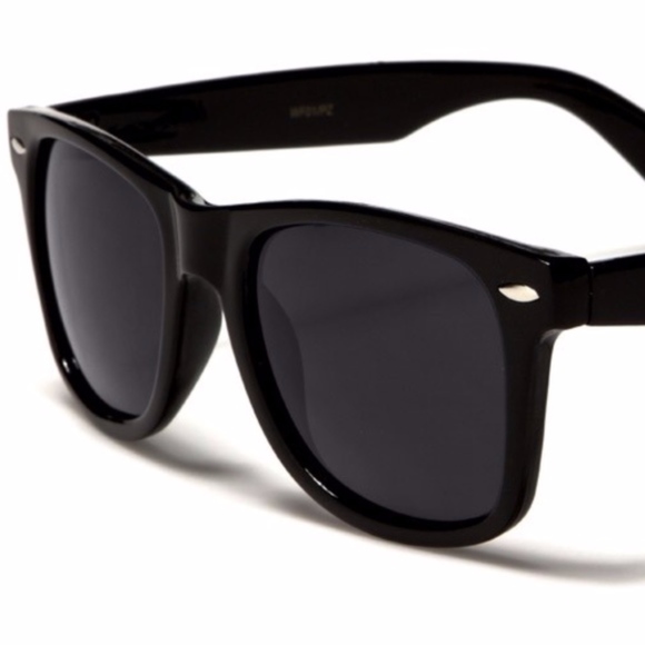 Shinny Black Classic Polarized Unisex Sunglasses - Picture 1 of 4